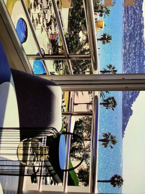 Spacieux Appartement Rose Front Mer Et Piscine 로지즈 외부 사진