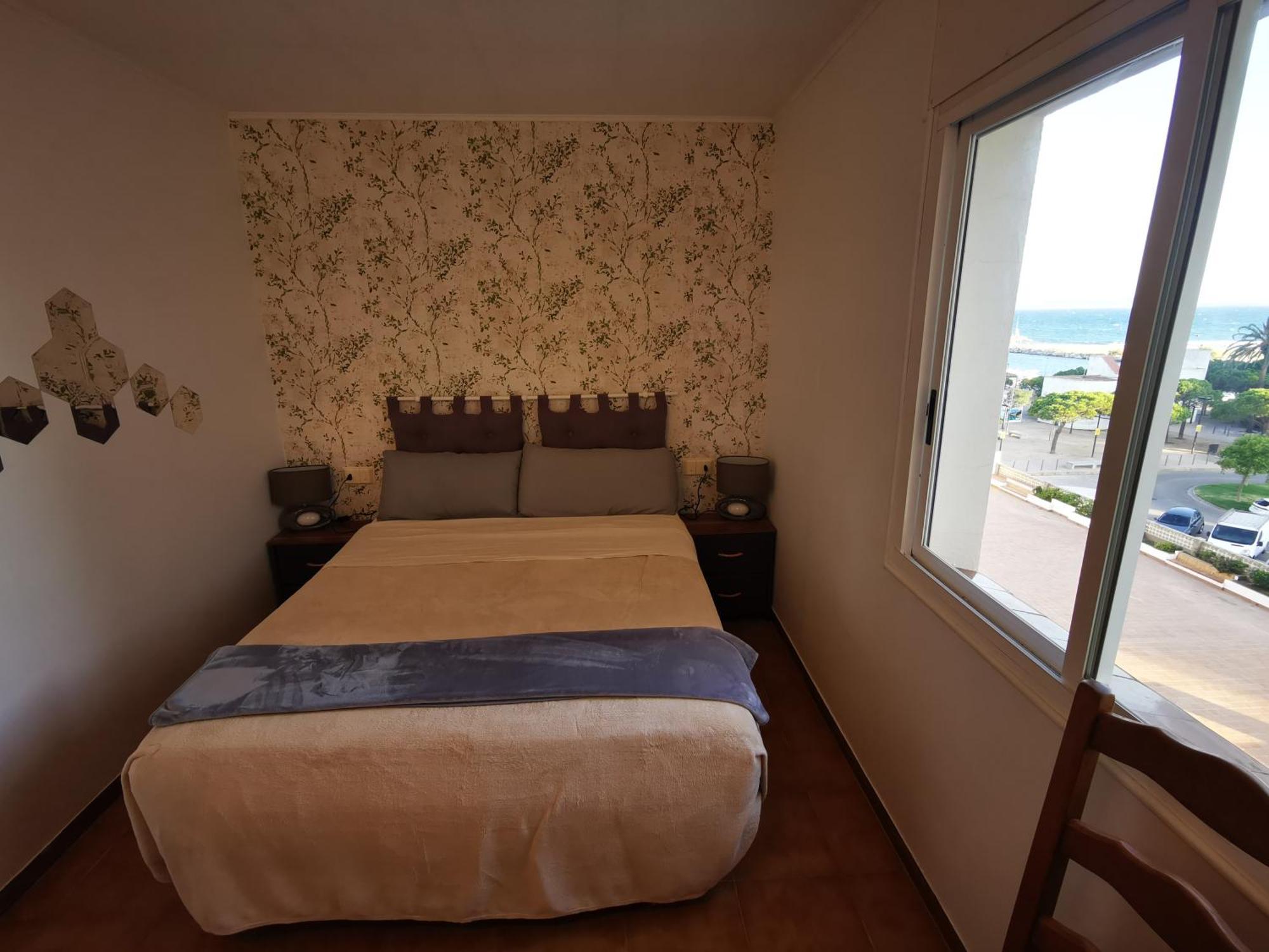 Spacieux Appartement Rose Front Mer Et Piscine 로지즈 외부 사진