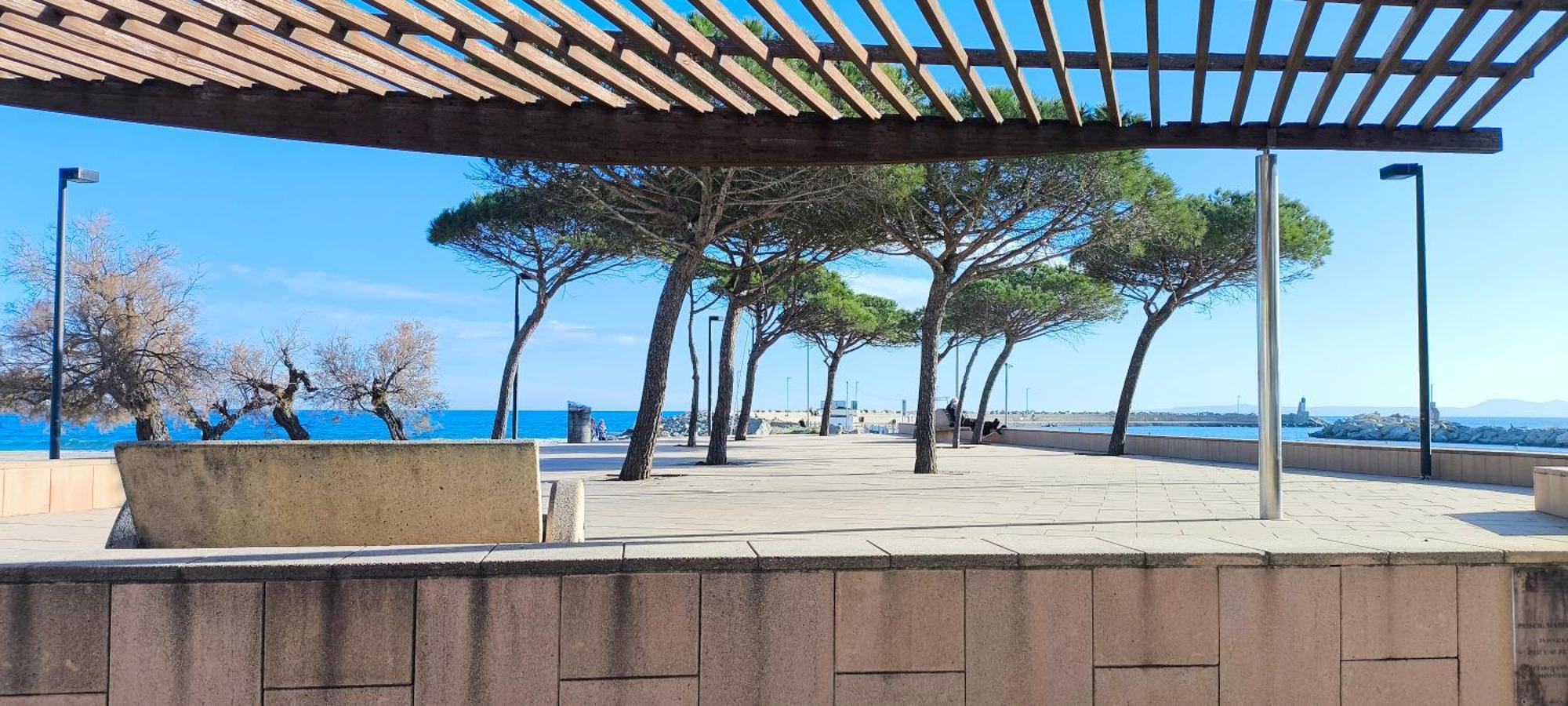 Spacieux Appartement Rose Front Mer Et Piscine 로지즈 외부 사진